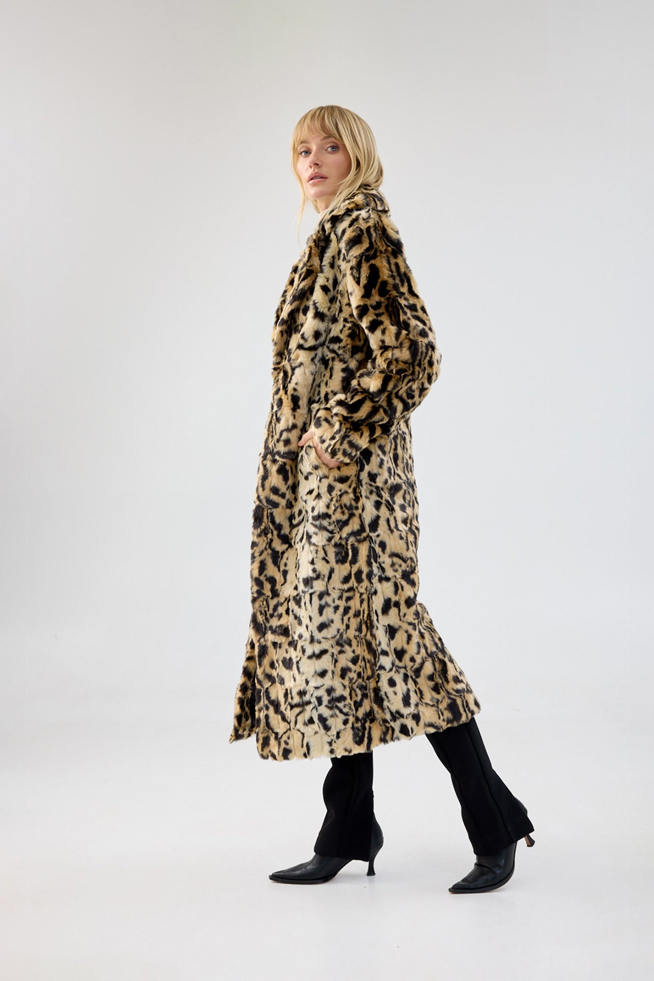Long Song Coat – Unreal Fur