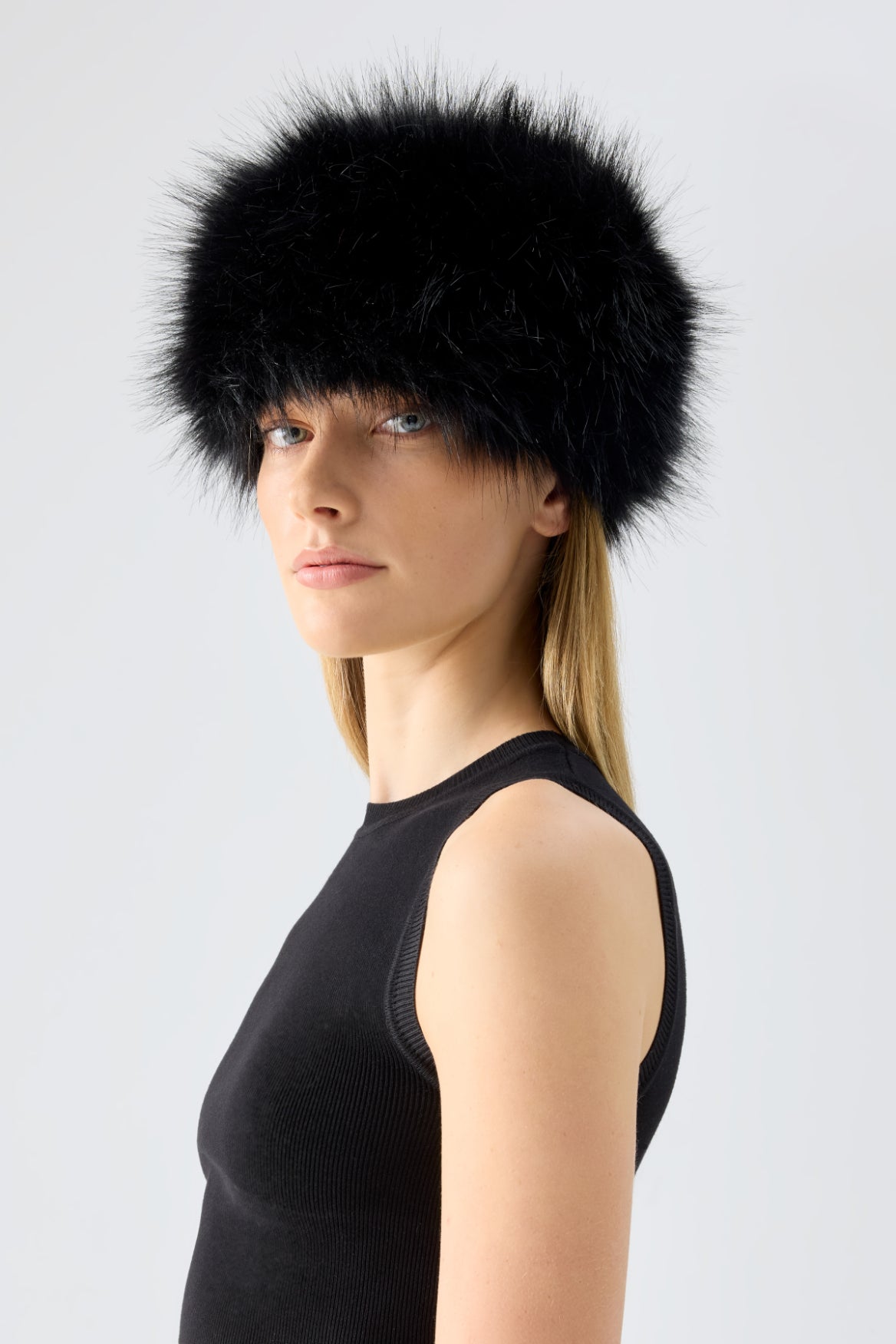 Natasha Hat (Black) – Unreal Fur – Unreal fur