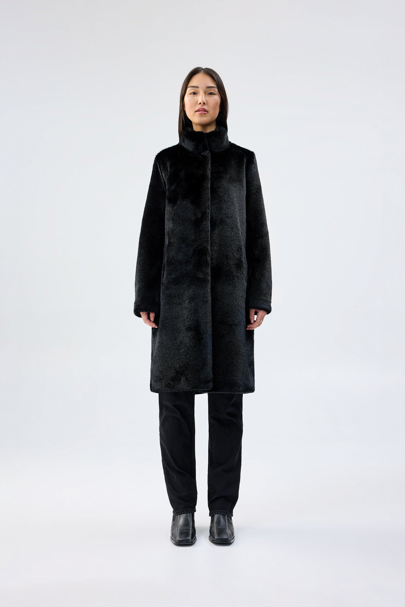 Raven Coat – Unreal fur