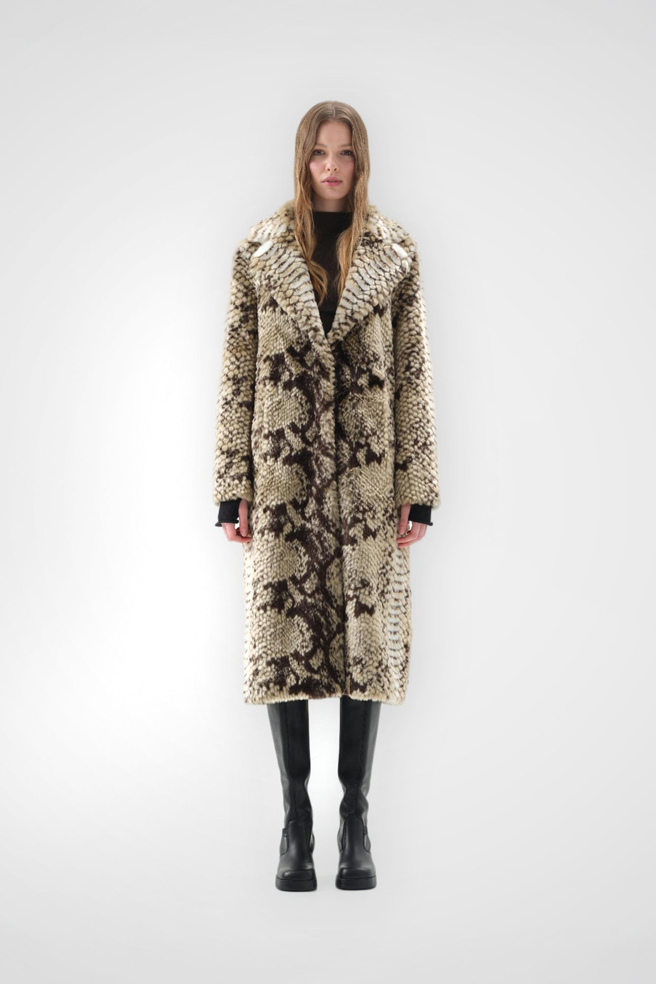 Madam Grace Coat – Unreal fur