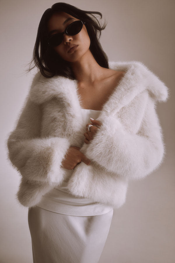 What to Wear Over a Formal Dress in Winter Unreal fur What to Wear Over a Formal Dress in Winter Unreal fur