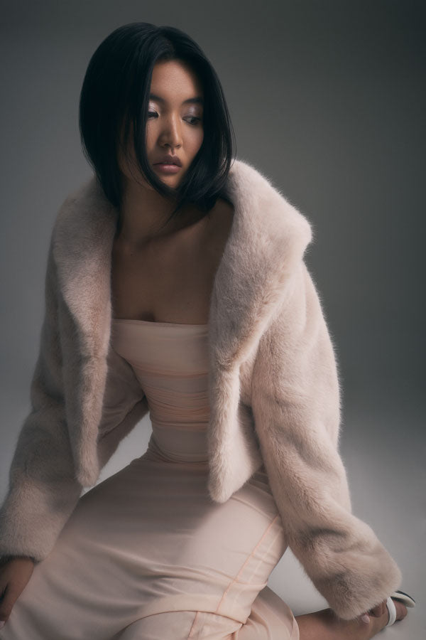 What to Wear Over a Formal Dress in Winter Unreal fur What to Wear Over a Formal Dress in Winter Unreal fur