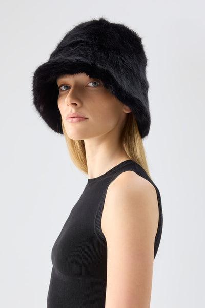 Yeoman_Black_Lead_Side_f505101