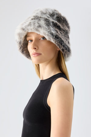 Yeoman_Dark_Leopard_Lead_Side_ Yeoman_Dark_Leopard_Lead_Side_
